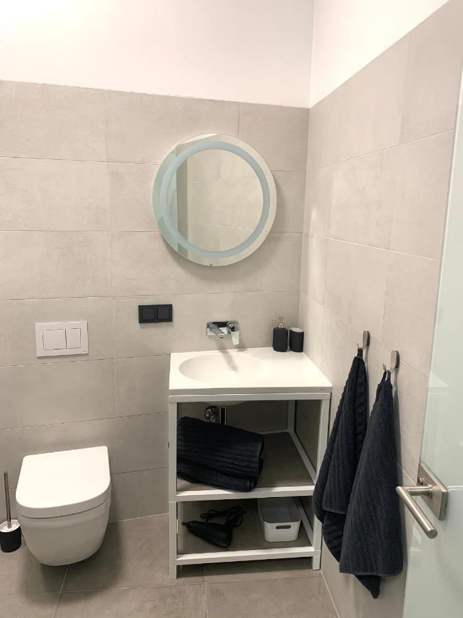 Stylish New Apartment In Riga Old Town - City Centre, Self Check-In, Walkable To Major Attractions Екстериор снимка