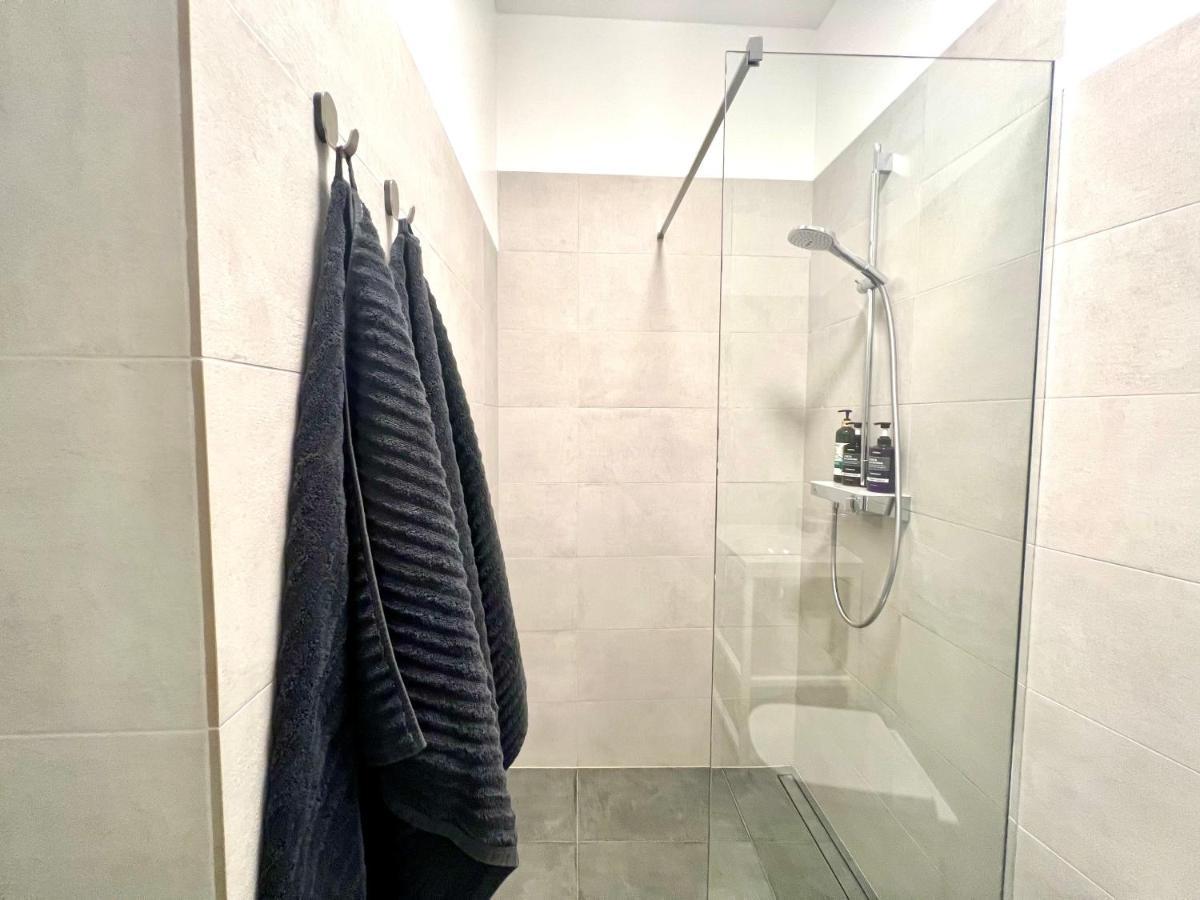 Stylish New Apartment In Riga Old Town - City Centre, Self Check-In, Walkable To Major Attractions Екстериор снимка